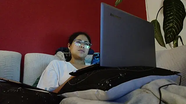 katnay29 online show from March 6, 2026, 3:36 am