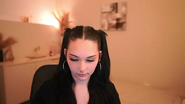 Ellediane18 online show from March 12, 2026, 2:12 pm