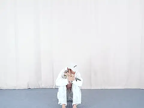 Vae-002 online show from April 22, 2026, 7:00 am