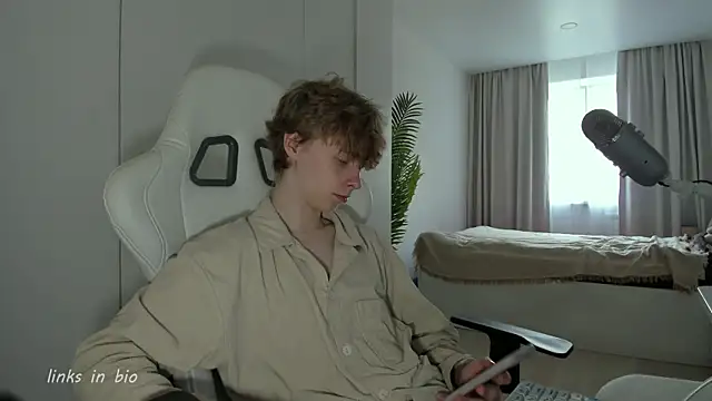 Wawesuc online show from March 31, 2026, 8:37 am