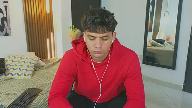 MrAdonis  online show from April 24, 2026, 12:51 pm