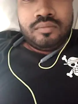 DjWaleBabu01 online show from April 25, 2026, 11:46 am
