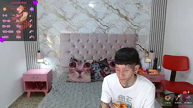 AshlieeGreenn online show from April 8, 2026, 7:36 pm