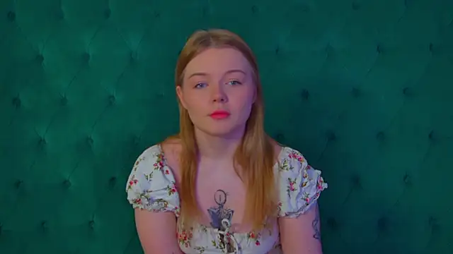 ElinaVale online show from April 30, 2026, 5:08 pm