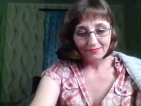 Alisaprice077 online show from April 15, 2026, 7:58 pm