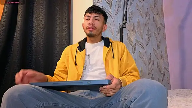 Luchoplayboy online show from April 14, 2026, 12:00 pm