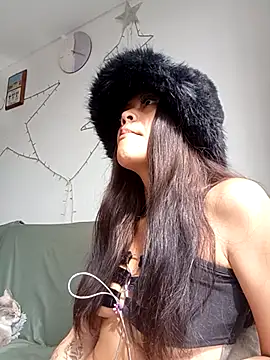 Cloe pink1 online show from April 20, 2026, 1:58 pm