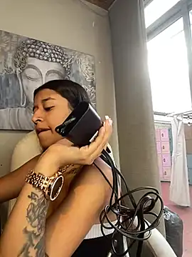 chanell pinkk online show from April 10, 2026, 1:27 pm