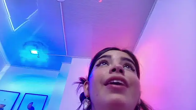 Daphne glas online show from March 9, 2026, 11:25 am