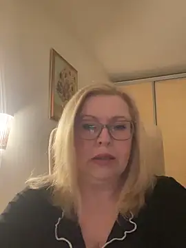 Snapshot of JanieLight53 chatting on March 13, 2026, 8:04 pm JanieLight53 online show from March 13, 2026, 8:04 pm