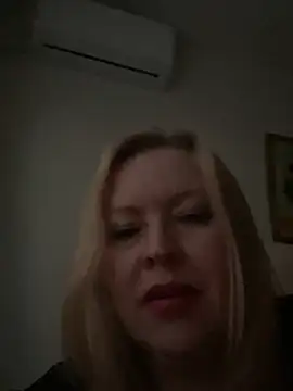 JanieLight53 online show from May 16, 2026, 12:18 am