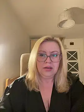JanieLight53 online show from June 25, 2026, 7:07 pm