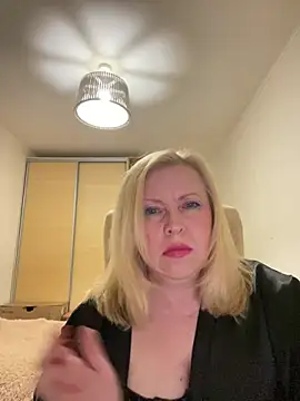 JanieLight53 online show from July 9, 2026, 8:24 pm