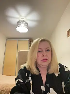 JanieLight53 online show from July 20, 2026, 6:32 pm