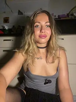 Snapshot of AngelEnigma chatting on July 2, 2026, 11:33 pm AngelEnigma online show from July 2, 2026, 11:33 pm