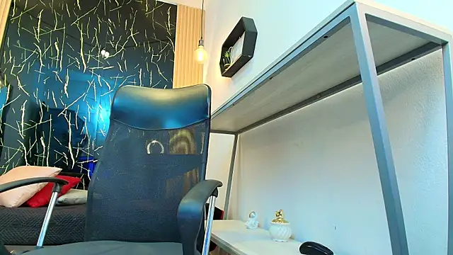 ValeriHot 1 online show from April 24, 2026, 3:09 am