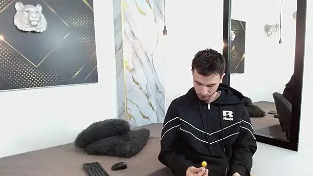 KingOfTemptation online show from April 24, 2026, 4:04 am