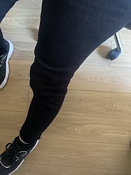 yanbenmle online show from March 10, 2026, 9:47 am