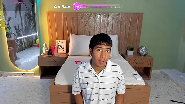 Snapshot of Ender_h0tt chatting on July 9, 2026, 8:24 pm Ender h0tt online show from July 9, 2026, 8:24 pm