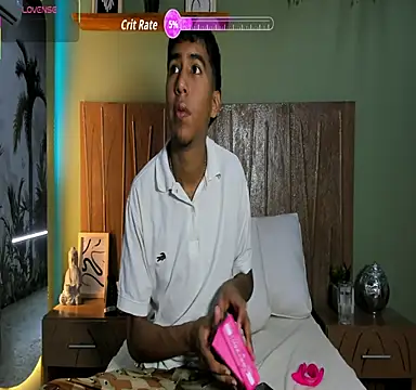 Snapshot of Ender_h0tt chatting on August 3, 2026, 8:23 pm Ender h0tt online show from August 3, 2026, 8:23 pm