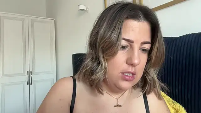 annabellewarick online show from April 25, 2026, 7:22 am