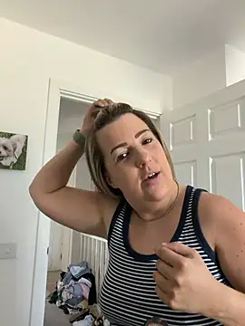 annabellewarick online show from July 31, 2026, 3:55 pm