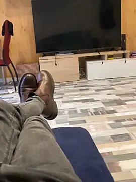 angeldeseo online show from March 28, 2026, 4:28 pm