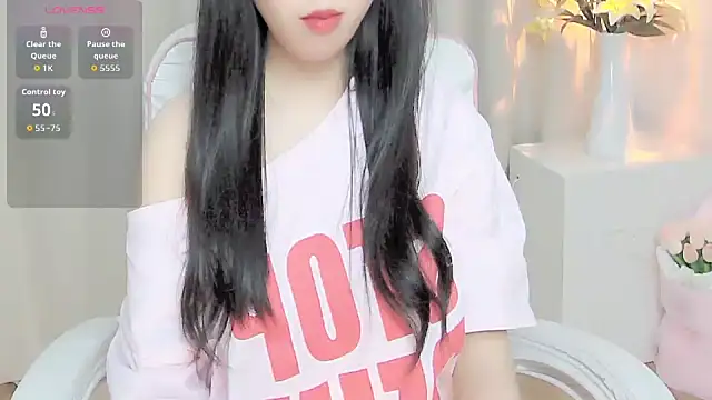 Sweet-Shuna online show from April 13, 2026, 1:49 pm