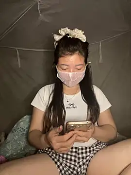 Bling-pusy online show from March 15, 2026, 12:22 pm