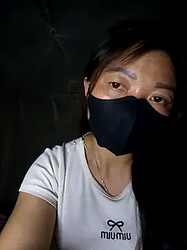 Bling-pusy online show from April 30, 2026, 12:44 pm