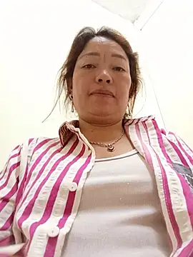 Snapshot of Yellow-pink chatting on July 25, 2026, 12:25 pm Yellow-pink online show from July 25, 2026, 12:25 pm