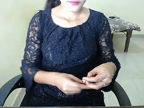 Snapshot of shreya_sharma01 chatting on April 5, 2026, 4:53 am shreya sharma01 online show from April 5, 2026, 4:53 am