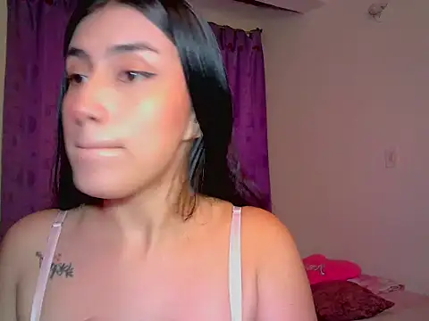 Snapshot of KattySquirtt chatting on April 24, 2026, 11:07 pm KattySquirtt online show from April 24, 2026, 11:07 pm