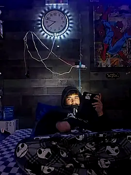 derek0 17 online show from March 30, 2026, 4:13 am