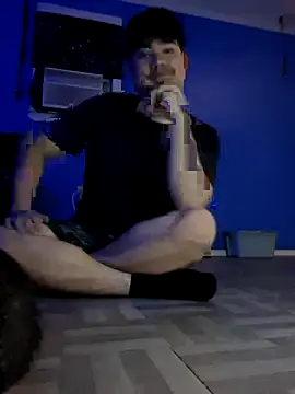 derek0 17 online show from May 12, 2026, 5:26 am