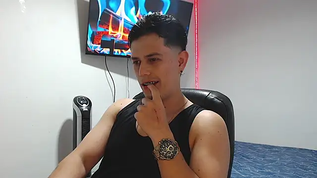 Snapshot of JUAN_CAMILOXXX chatting on May 13, 2026, 4:32 am JUAN CAMILOXXX online show from May 13, 2026, 4:32 am