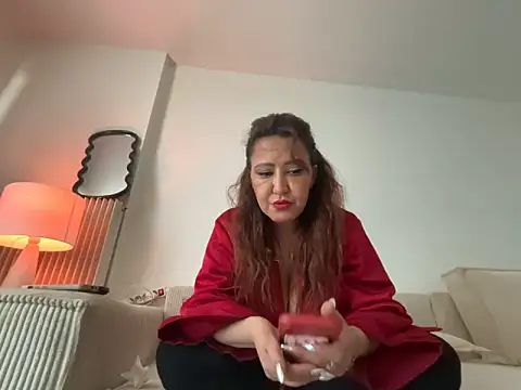 Shylyy25 online show from May 7, 2026, 2:11 pm