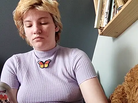 Snapshot of thatcutesubgirlwlw chatting on April 19, 2026, 2:16 pm thatcutesubgirlwlw online show from April 19, 2026, 2:16 pm