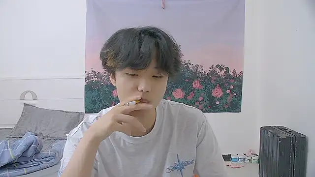 icecream-002 online show from June 16, 2026, 12:19 pm
