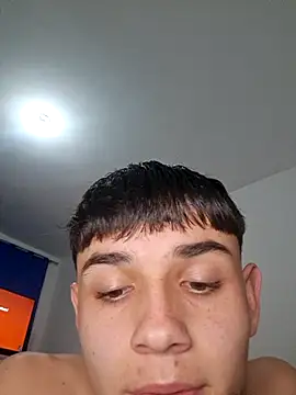 AxelKiran online show from April 17, 2026, 11:19 pm