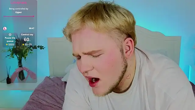 Snapshot of BlondeRebe chatting on March 10, 2026, 4:06 am BlondeRebe online show from March 10, 2026, 4:06 am