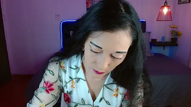 Mylu xx online show from May 25, 2026, 1:39 pm