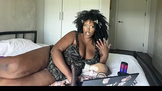 juicy janet online show from July 23, 2026, 5:44 pm