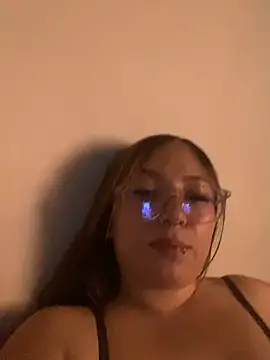 Milaac  online show from April 1, 2026, 10:18 pm