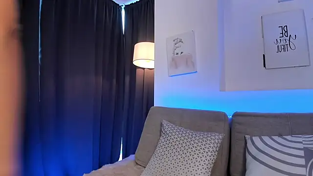 Zoey monroe online show from July 22, 2026, 1:36 pm