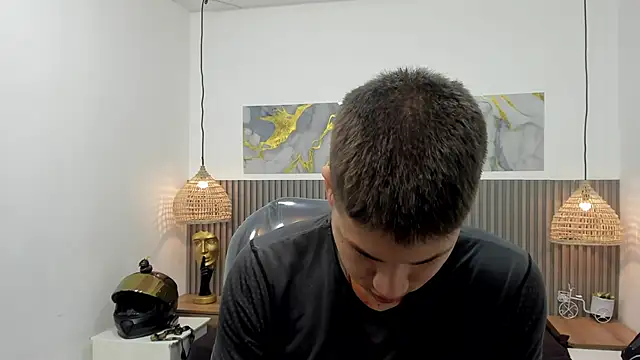 AlessandroFranco online show from April 18, 2026, 1:04 pm