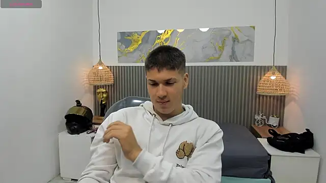 Snapshot of AlessandroFranco chatting on May 5, 2026, 1:19 pm AlessandroFranco online show from May 5, 2026, 1:19 pm