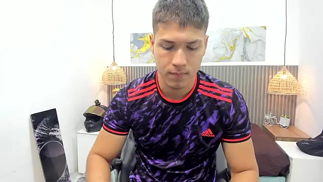 Snapshot of AlessandroFranco chatting on May 7, 2026, 1:27 pm AlessandroFranco online show from May 7, 2026, 1:27 pm