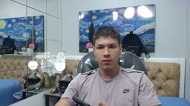 Snapshot of AlessandroFranco chatting on June 4, 2026, 1:39 pm AlessandroFranco online show from June 4, 2026, 1:39 pm