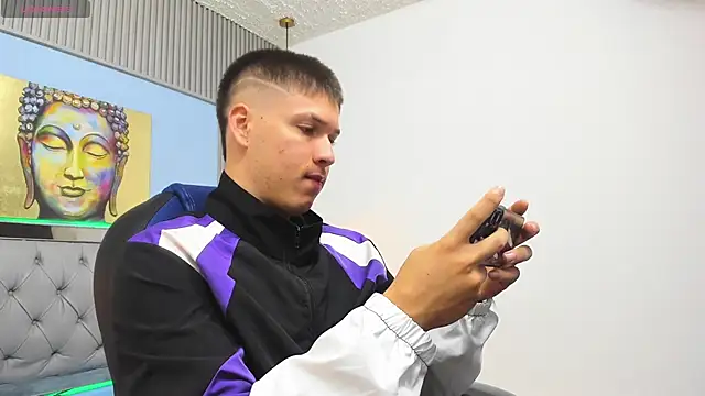 Snapshot of AlessandroFranco chatting on June 20, 2026, 1:36 pm AlessandroFranco online show from June 20, 2026, 1:36 pm